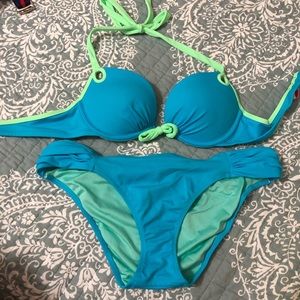 Victoria’s Secret 34A / M Push-Up Bikini Set